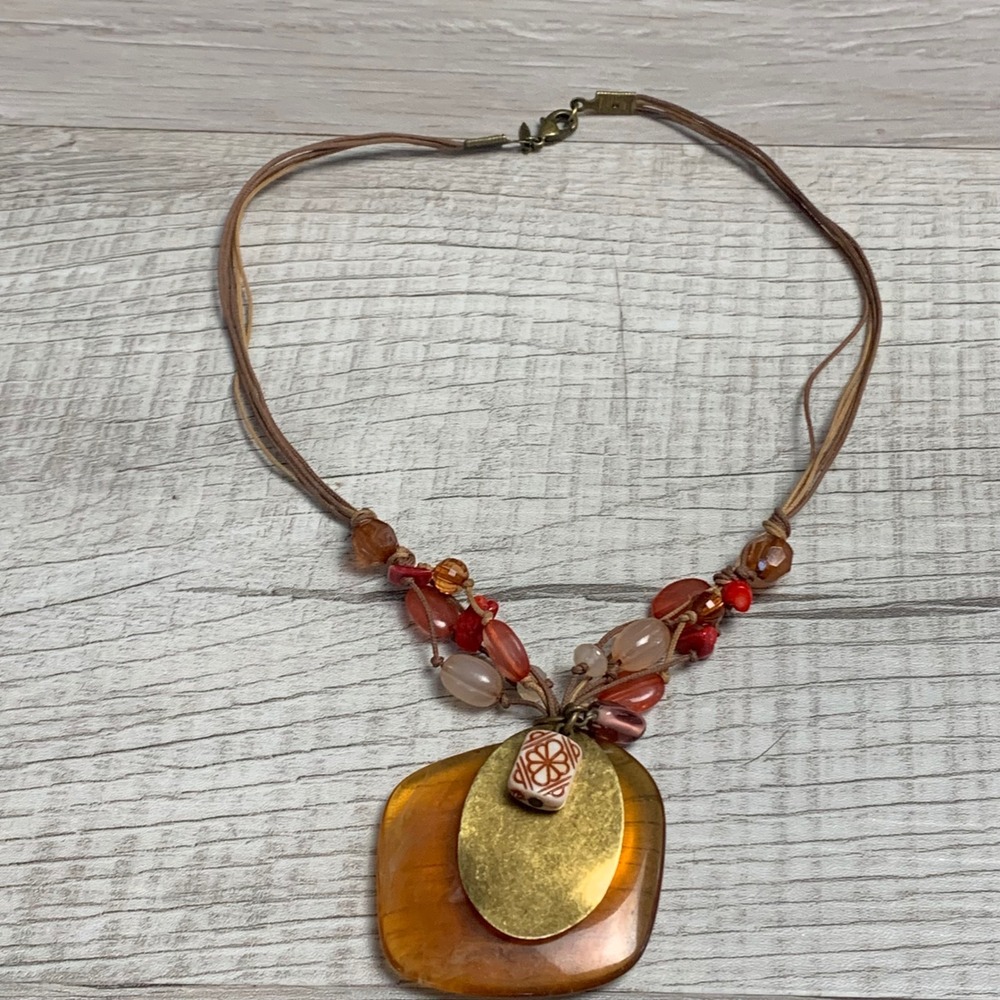 Avon Signature Collection Boho Resin Amber Bead Statement Necklace 16 Inch 4784